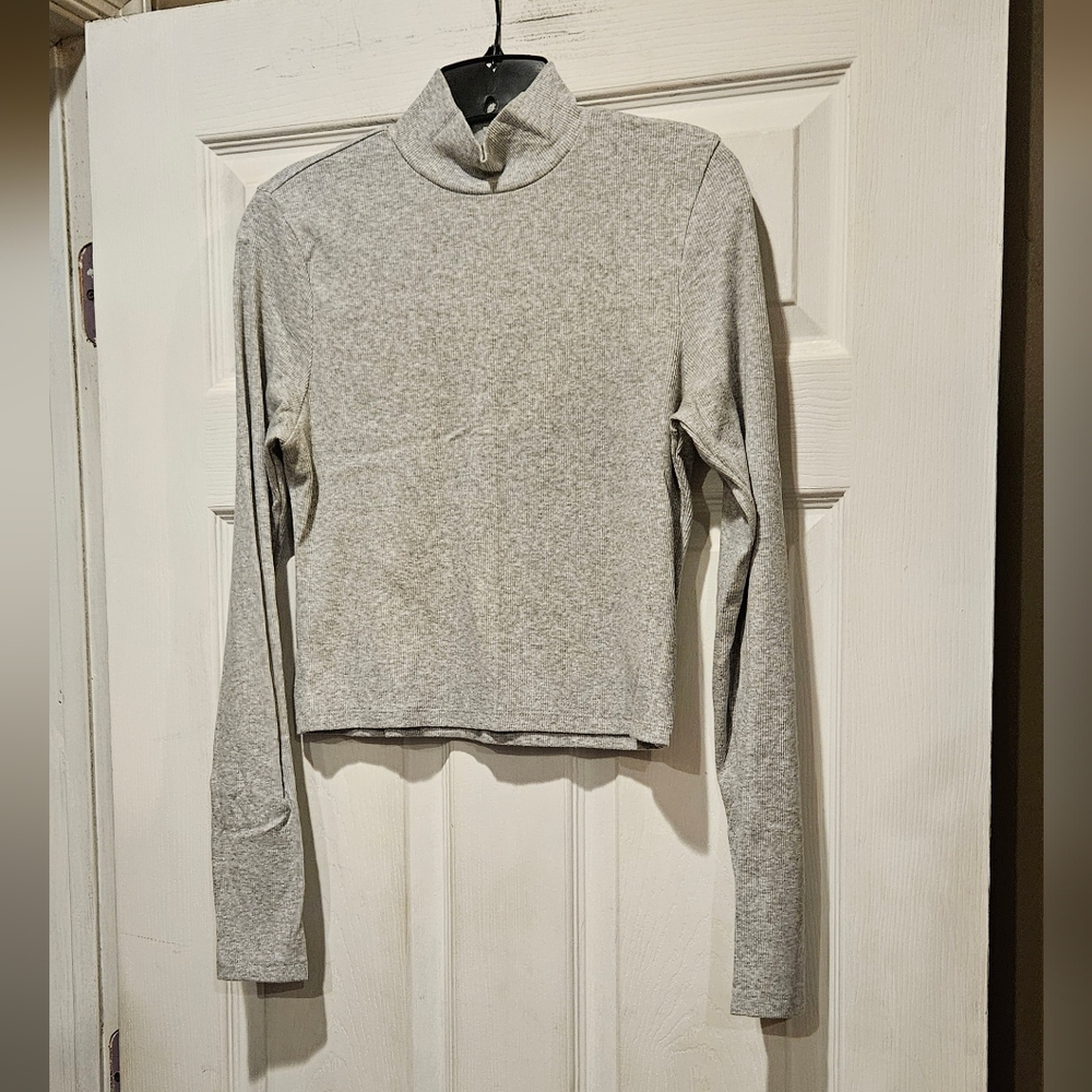 AMERICAN EAGLE OUTFITTERS TURTLENECK
